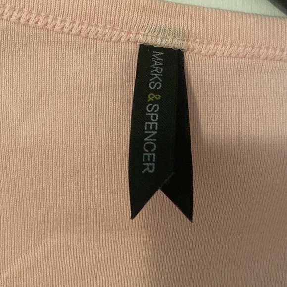 Pink v neck t shirt marks & Spencer - Picture 2 of 3